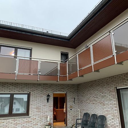 Ferienwohnungjahrsfeld Strassenhaus Eksteriør bilde