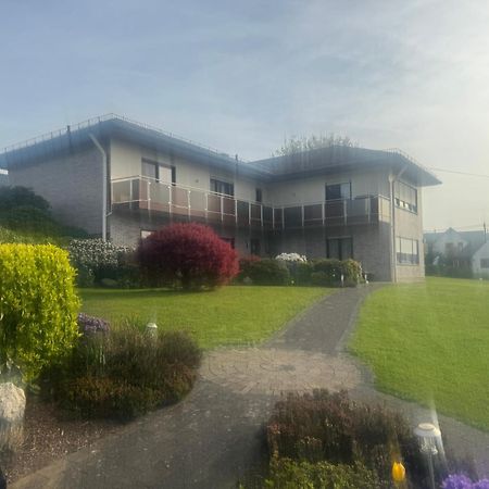 Ferienwohnungjahrsfeld Strassenhaus Eksteriør bilde