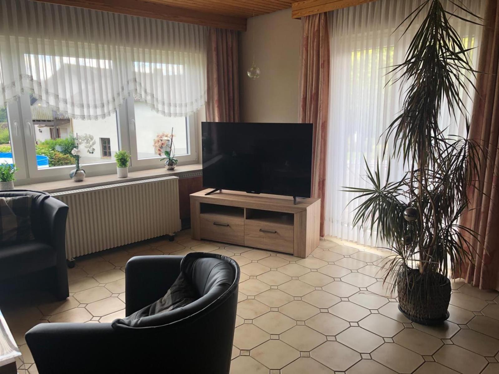 Ferienwohnungjahrsfeld Strassenhaus Eksteriør bilde